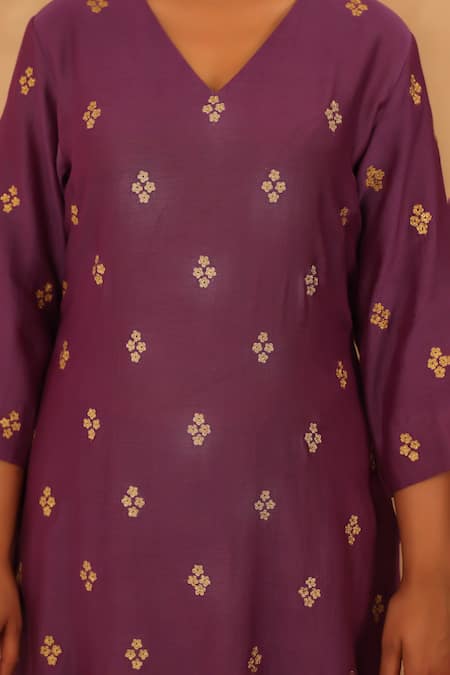 Shop_Charu Makkar_Purple Chanderi Embroidery V-neck Designer Kurta Set With Dupatta 