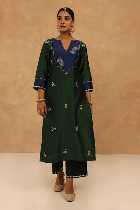 Charu Makkar_Green Silk, Chanderi, Cotton Embroidery V-neck Royal And Navy Blue Kurta Pant Set _Online_at_Aza_Fashions