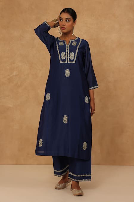 Buy_Charu Makkar_Navy Silk, Chanderi Embroidery Split V-neck Blue Kurta Pant Set _Online_at_Aza_Fashions