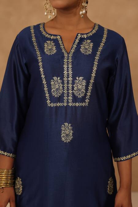 Shop_Charu Makkar_Navy Silk, Chanderi Embroidery Split V-neck Blue Kurta Pant Set _Online_at_Aza_Fashions