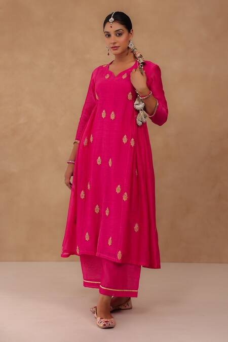 Buy_Charu Makkar_Red Chanderi Embroidery V-neck Rani Kurta And Pant Set 