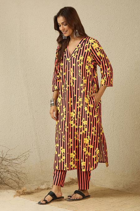 Shop_Label Nitika_Black Cotton Embroidery V-neck Floral Printed Kurta And Pant Set _Online_at_Aza_Fashions