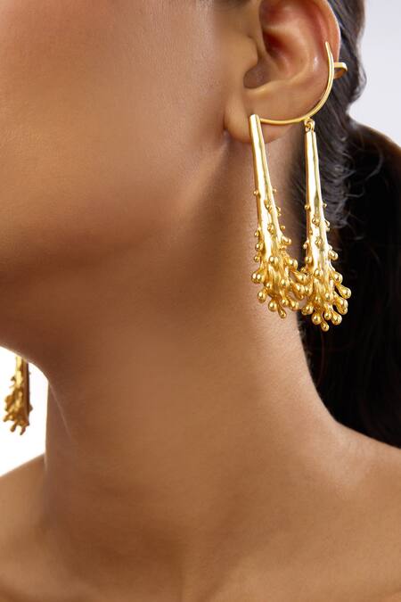 Buy Mnsh Gold Plated Vine Ear Cuff Dangler Online at Aza Fashions Buy_Mnsh_Gold Plated Vine Ear Cuff Dangler _Online_at_Aza_Fashions