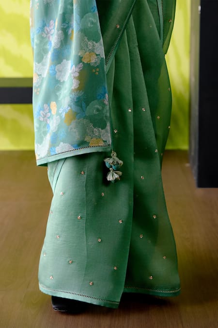 Buy_Deep Thee_Green Organza, Crepe, Silk Embroidery V-neck Sage Saree Set 