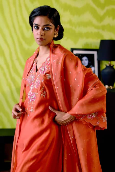 Buy_Deep Thee_Rust Chanderi, Organza Applique, Sequins V-neck Orange A-line Kurta Set _Online_at_Aza_Fashions