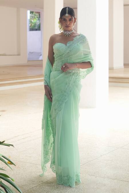 Pooja Bagaria_Green Organza Embroidery Sweetheart Neck Pastel Chantilly Saree Set _Online_at_Aza_Fashions