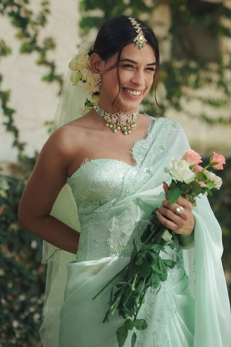 Buy_Pooja Bagaria_Green Organza Embroidery Sweetheart Neck Pastel Chantilly Saree Set _Online_at_Aza_Fashions