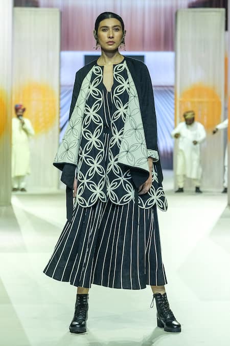 KA-Sha Black & White Striped Tunic 