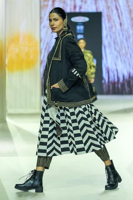 KA-Sha Black Handwoven Cotton Blazer 