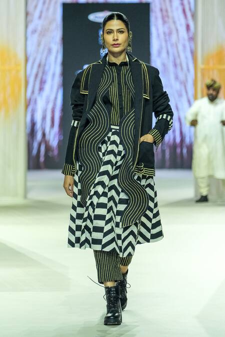 Shop_KA-Sha_Black Cotton Embroidery Handwoven Blazer _Online_at_Aza_Fashions