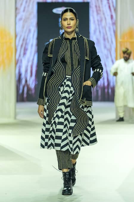 Shop_KA-Sha_Black Cotton And White Chevron Skirt _Online_at_Aza_Fashions