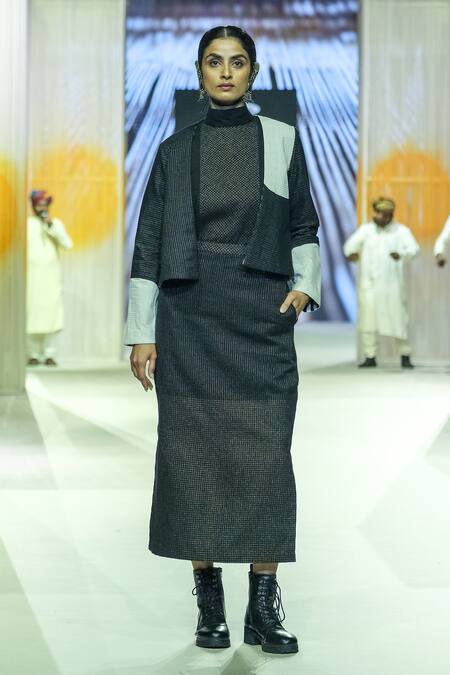 Shop_KA-Sha_Black Handloom Cotton Round Neck Handspun Jacket _Online_at_Aza_Fashions