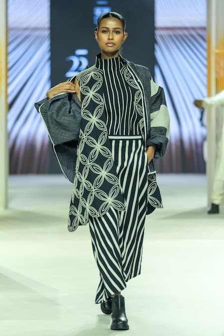 KA-Sha Black & White Handspun Cotton Jacket 