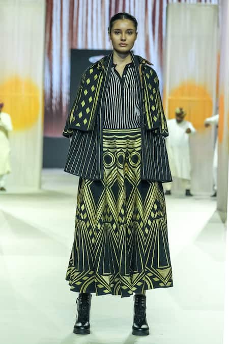 KA-Sha Black & White Striped Shirt 