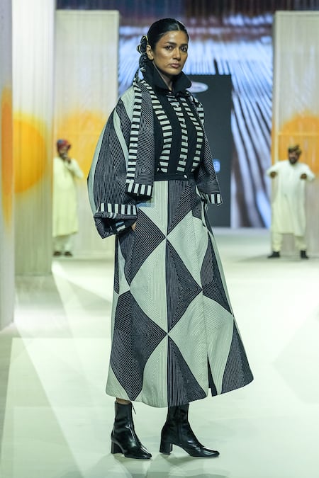 Buy_KA-Sha_Black Cotton Geometric Pattern And White Skirt _Online_at_Aza_Fashions