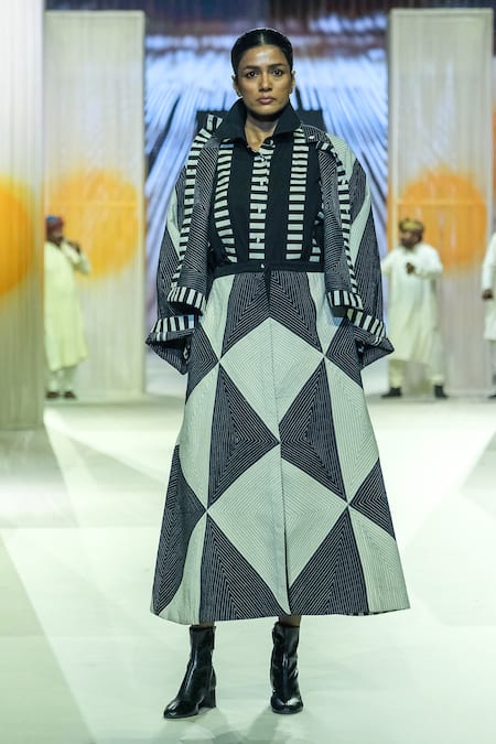 Shop_KA-Sha_Black Cotton Geometric Pattern And White Skirt _Online_at_Aza_Fashions
