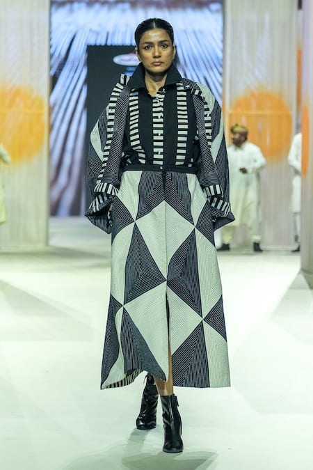 KA-Sha Black & White Handwoven Cotton Shirt 