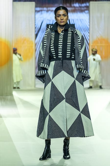 KA-Sha Black & White Handwoven Cotton Shirt 
