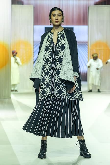 KA-Sha Black & White Handwoven Cotton Jacket 