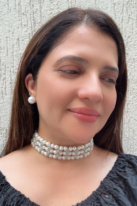 Studio6 Jewels White Pearls, Crystals Designer Choker And Earring Set 