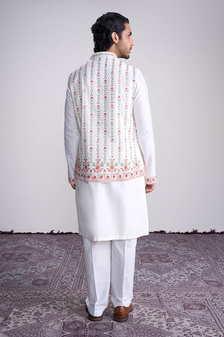 Sanjev Marwaaha Ivory Embroidered Kurta Set 