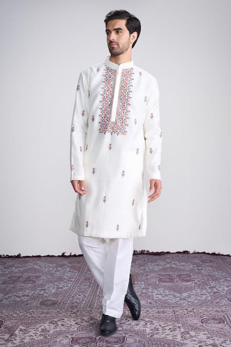 Sanjev Marwaaha Ivory Embroidered Kurta Set 