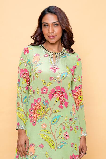 Sajeda A Lehry Green Silk, Crepe Embroidery Keyhole Neck Chandini Floral Pista Kurta Pant Set Online at Aza Fashions Sajeda A Lehry_Green Silk, Crepe Embroidery Keyhole Neck Chandini Floral Pista Kurta Pant Set _Online_at_Aza_Fashions