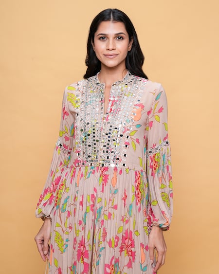 Sajeda A Lehry_Beige Georgette Beads Collared Floral Hand Embroidered Kurta Pant Set _Online_at_Aza_Fashions