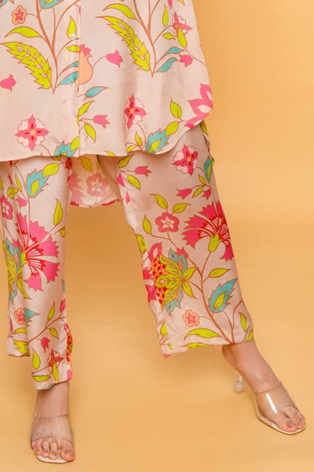 Sajeda A Lehry Beige Silk, Crepe Embroidery Collared Floral Hand Kurta And Pant Set Online at Aza Fashions Sajeda A Lehry_Beige Silk, Crepe Embroidery Collared Floral Hand Kurta And Pant Set _Online_at_Aza_Fashions