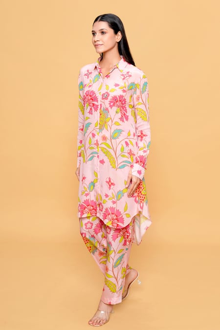 Sajeda A Lehry Pink Silk, Crepe Embroidery Collared Hand Floral Kurta Pant Set 