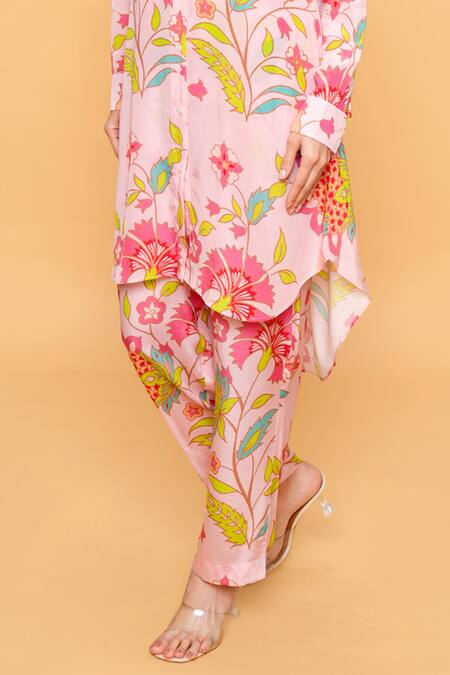 Sajeda A Lehry Pink Silk, Crepe Embroidery Collared Hand Floral Kurta Pant Set Online at Aza Fashions Sajeda A Lehry_Pink Silk, Crepe Embroidery Collared Hand Floral Kurta Pant Set _Online_at_Aza_Fashions