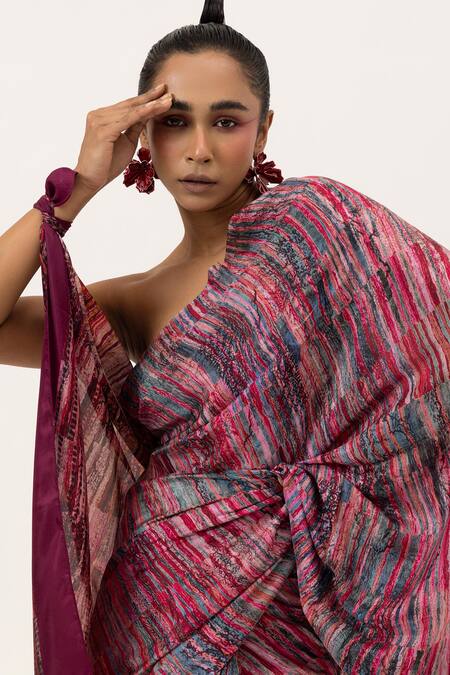 Buy Unallume By Nisha Blue Silk Crimson Tide Saree Set Online at Aza Fashions Buy_Unallume By Nisha_Blue Silk Crimson Tide Saree Set _Online_at_Aza_Fashions