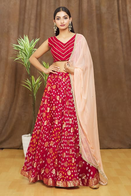 Buy_Naintara Bajaj_Red Silk, Chiffon Zari, Embroidery Round Neck Floral Butti Lehenga Set 