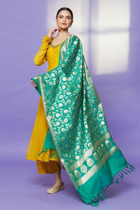 Naintara Bajaj Green Zari, Fringe Botanic Woven Banarasi Art Silk Dupatta at Aza Fashions Naintara Bajaj_Green Zari, Fringe Botanic Woven Banarasi Art Silk Dupatta _at_Aza_Fashions