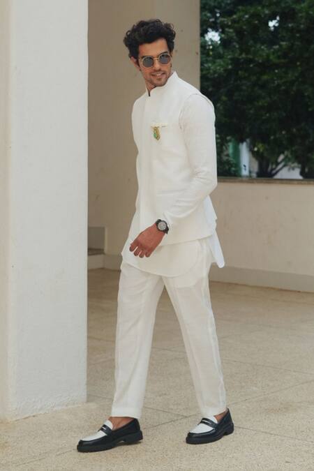 Buy_Pooja Bagaria_White Cotton, Linen Brooches Crystal Bandi Set _Online_at_Aza_Fashions