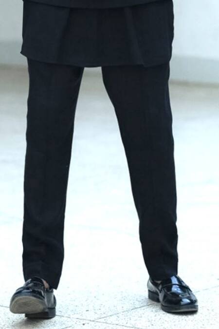 Pooja Bagaria_Black Cotton, Linen Brooches Regal Crystal Bandi Set _at_Aza_Fashions