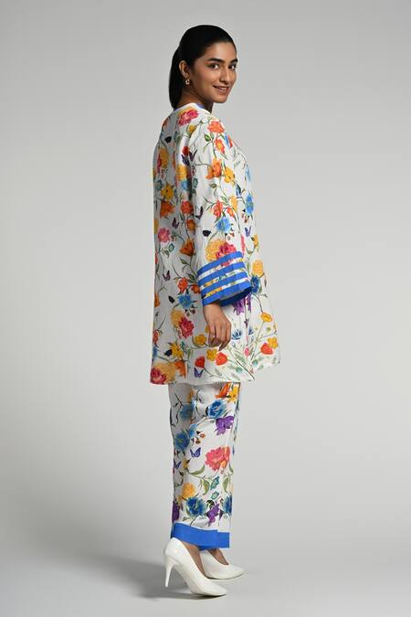 Taroob_White Linen V-neck Floral Print Kurta Set _Online_at_Aza_Fashions