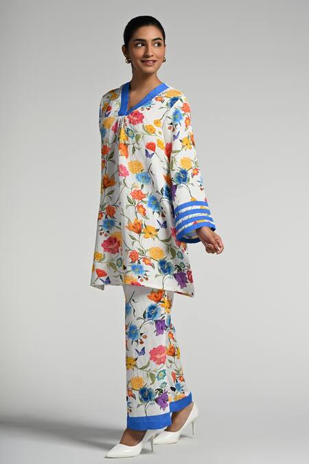 Buy_Taroob_White Linen V-neck Floral Print Kurta Set _Online_at_Aza_Fashions