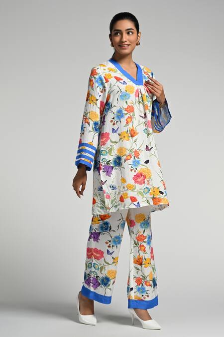 Taroob_White Linen V-neck Floral Print Kurta Set _at_Aza_Fashions