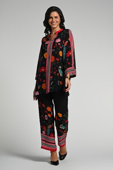 Taroob_Black Crepe Embroidery Split V-neck Bageecha Floral Tunic Set_Online_at_Aza_Fashions