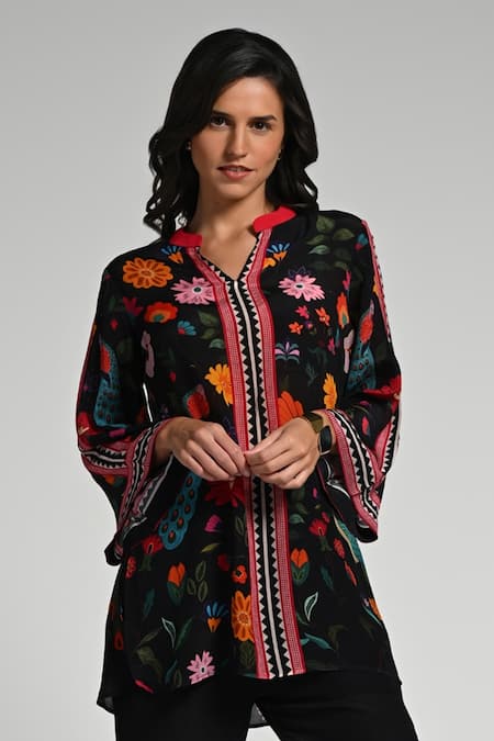 Buy_Taroob_Black Crepe Embroidery Split V-neck Bageecha Floral Tunic Set