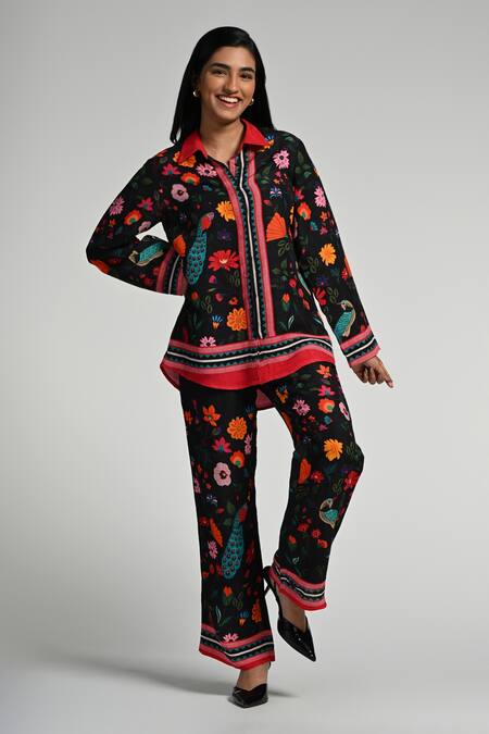 Buy_Taroob_Black Linen Embroidery Collared Bageecha Co-ord Set