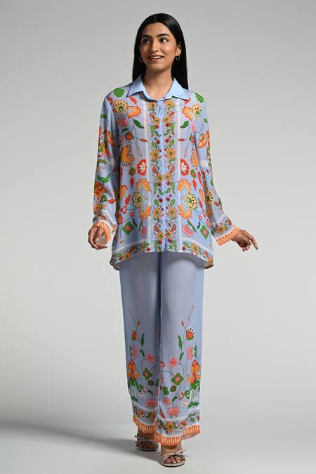 Buy_Taroob_Sky Blue Crepe Embroidery Collared Floral Utopia Co-ord Set
