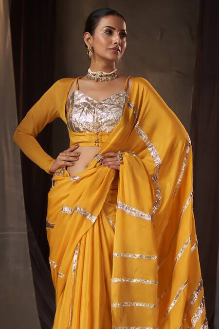 Muskann Kapadiaa_Yellow Chinon, Chiffon Gota Patti V-, Open Saree Set With Jacket _Online_at_Aza_Fashions