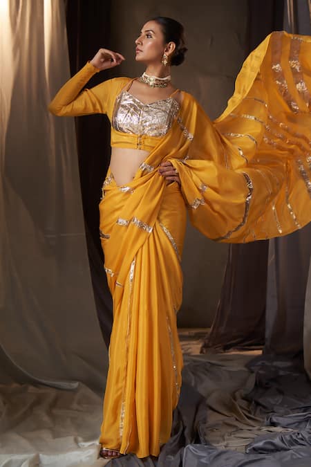 Muskann Kapadiaa Gota Patti Yellow Saree Set With Jacket 