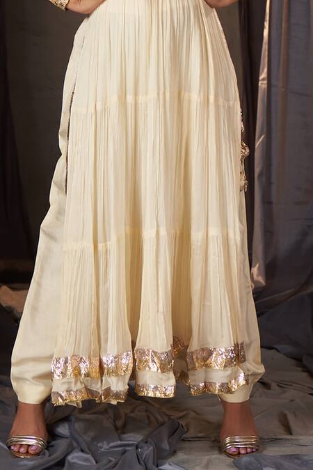 Muskann Kapadiaa Ivory Chinon, Chiffon Gota Patti V-neck Kurta Pant Set Online at Aza Fashions Muskann Kapadiaa_Ivory Chinon, Chiffon Gota Patti V-neck Kurta Pant Set _Online_at_Aza_Fashions