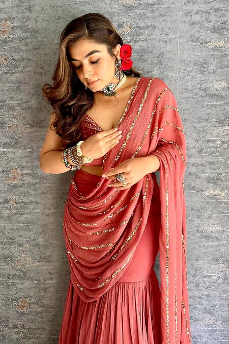 Muskann Kapadiaa_Pink Chiffon, Crepe Sequins, Beads Round Designer Pre-draped Fishcut Saree Set _Online_at_Aza_Fashions