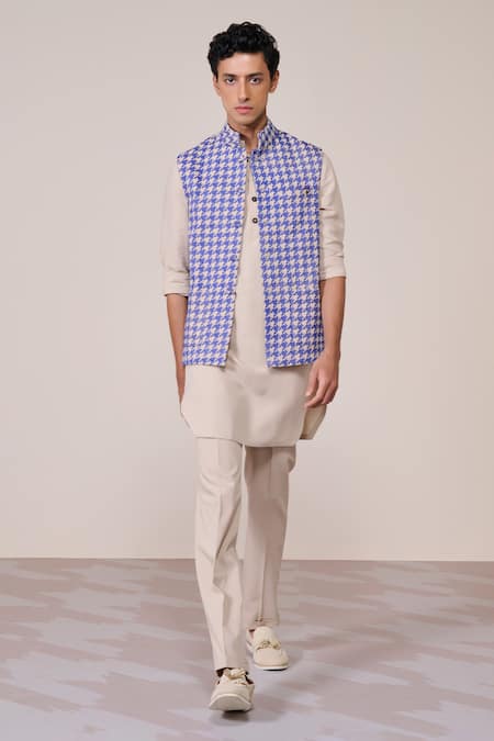 S&N by Shantnu Nikhil Ecru Slim Fit Nehru Jacket 