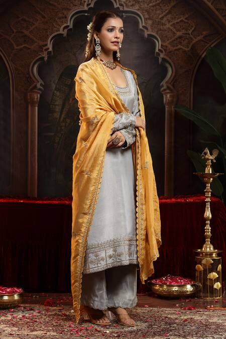 Buy_Miku Kumar_Gray Tissue, Organza Embroidery Square Neck Grey Aabha Suit Set With Dupatta _Online_at_Aza_Fashions