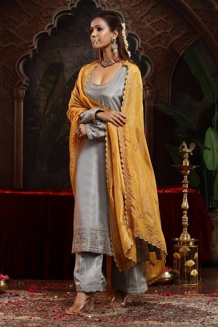 Miku Kumar_Gray Tissue, Organza Embroidery Square Neck Grey Aabha Suit Set With Dupatta _at_Aza_Fashions